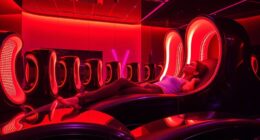 hollywood embraces red light therapy