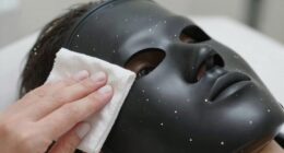 gentle led mask cleaning